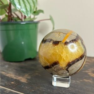 Septarian sphere
